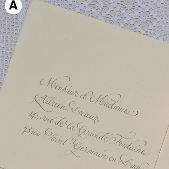Enveloppes calligraphiées en anglaise