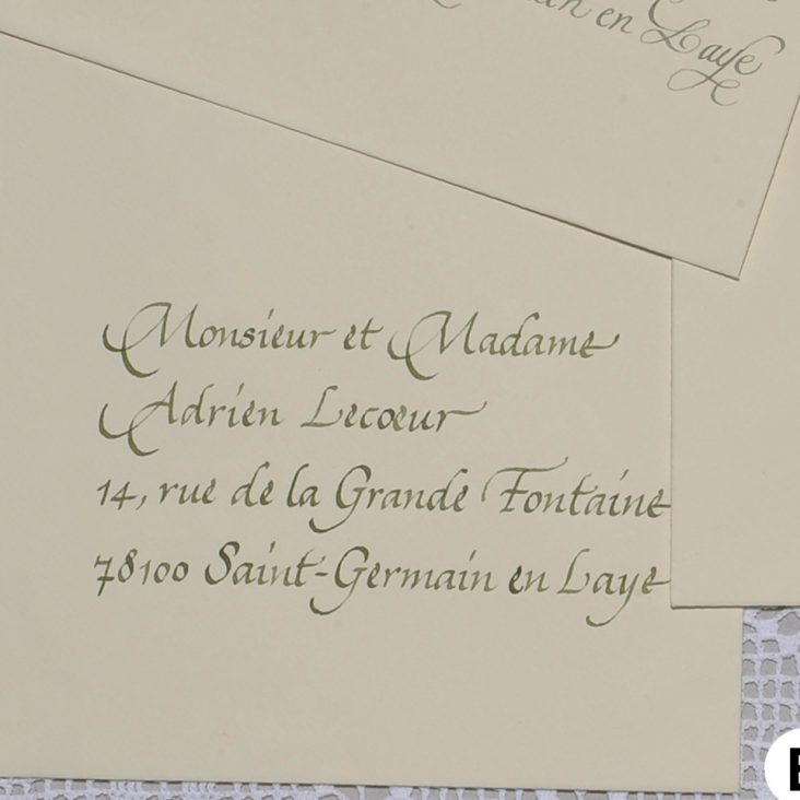 Enveloppe calligraphiée en anglaise Fairepart Calligraphie